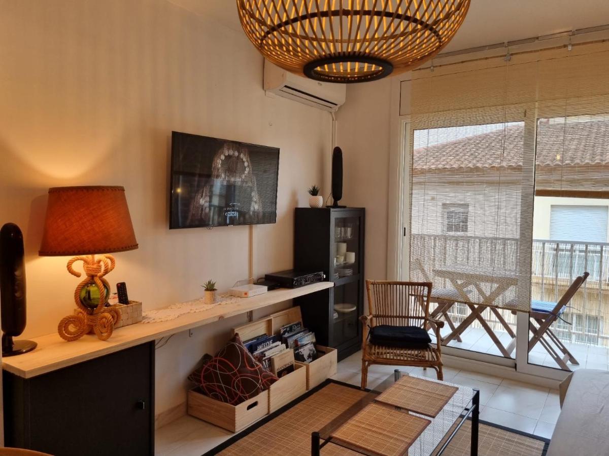 Lovely One Bedroom With Balcony Roses Exterior photo